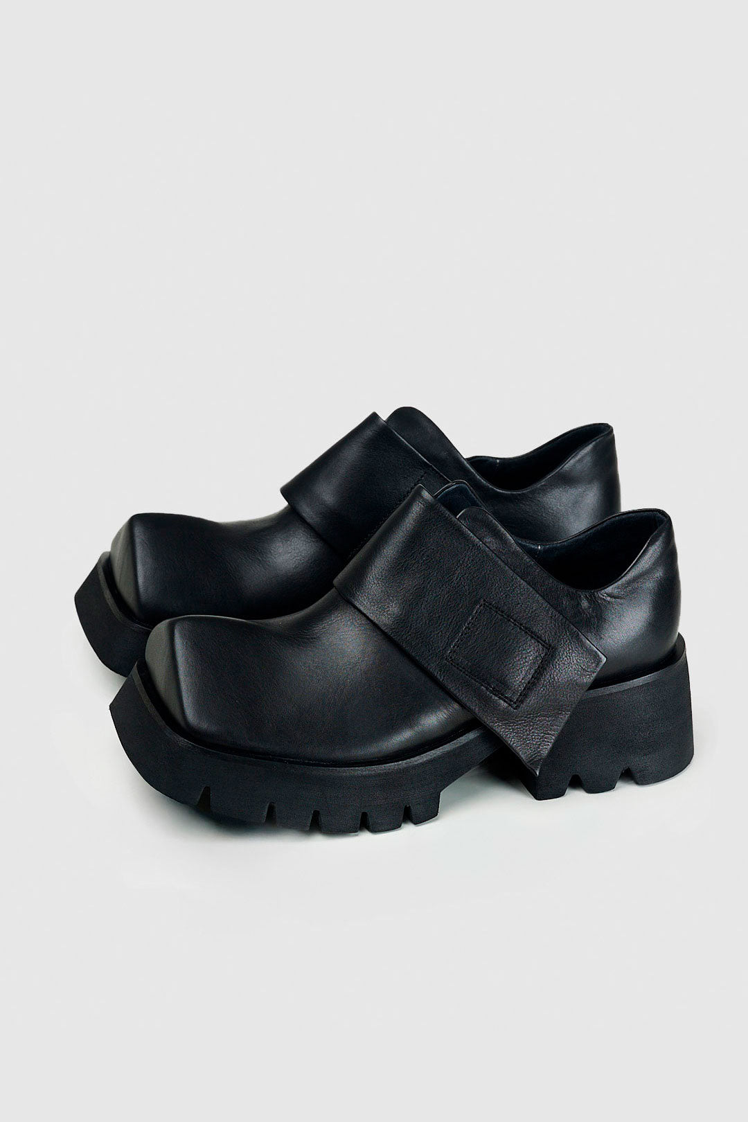 BLACKSUGAR CHUNKY VELCRO SHOE | BSS25001