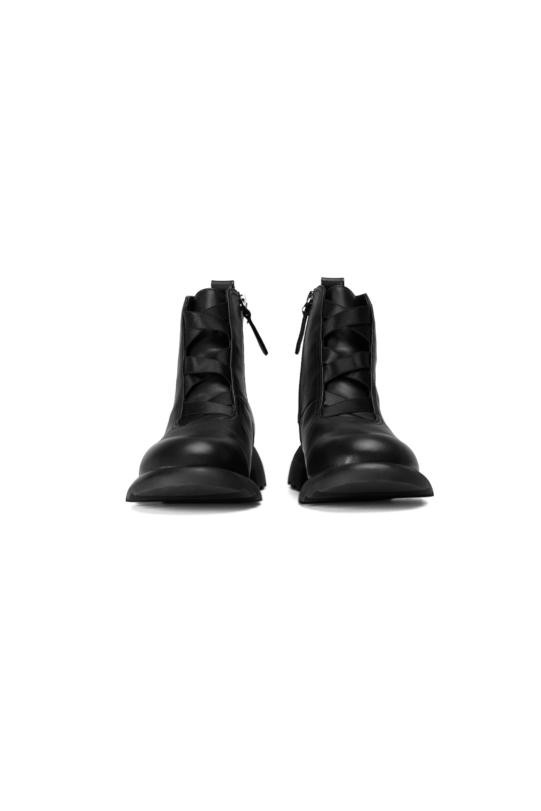 BLACKSUGAR CRISS-CROSS LUG SOLE BOOTS | BSS24003
