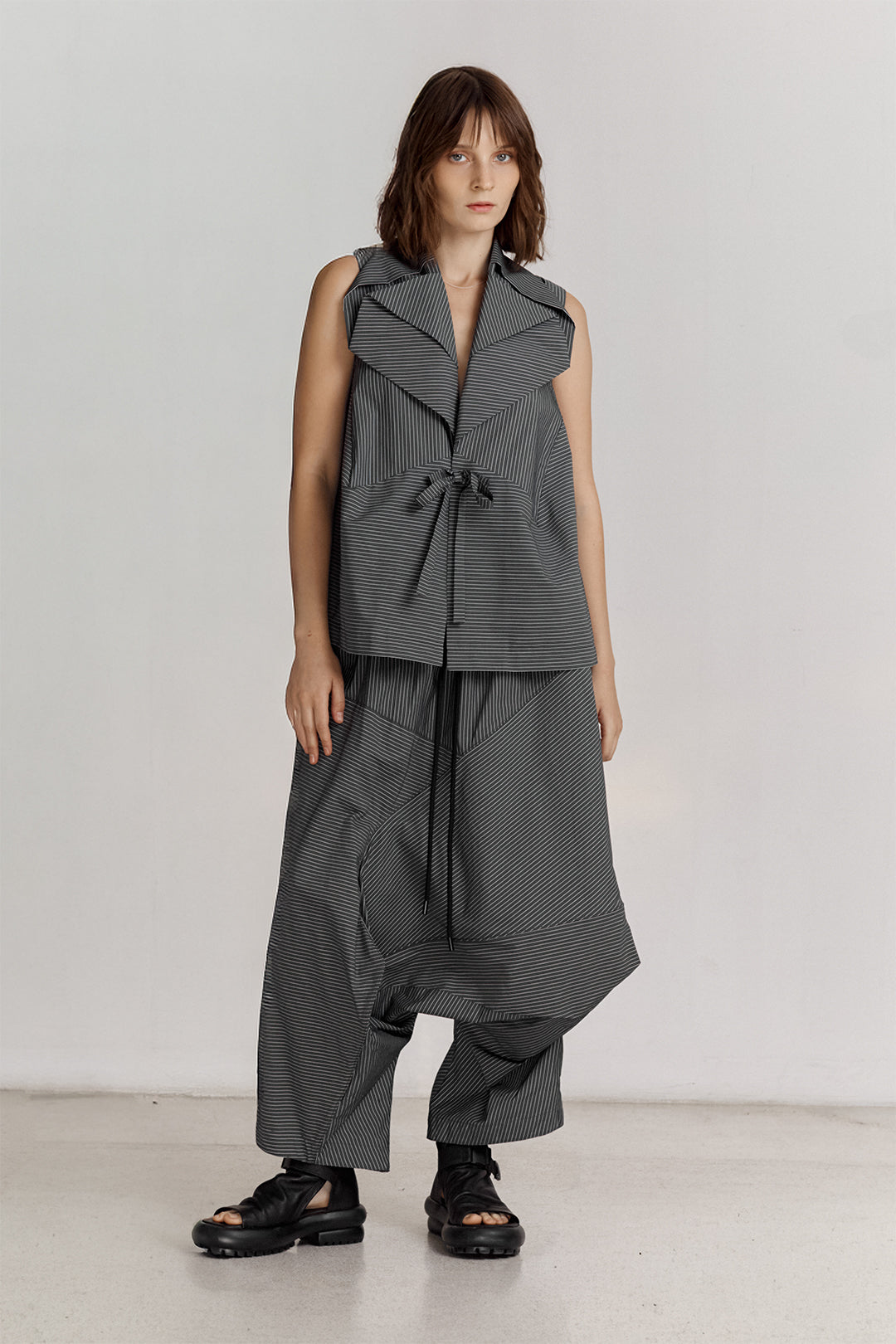 BLACKSUGAR STRIPED WRAP VEST | BP26007