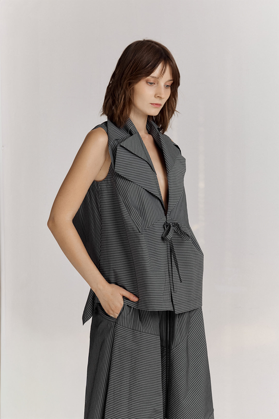 BLACKSUGAR STRIPED WRAP VEST | BP26007