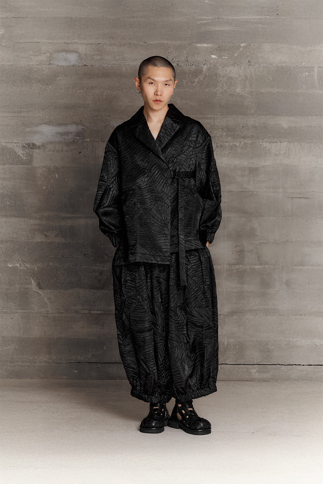 BLACKSUGAR OVERSIZED WRAP JACKET IN BLACK | BP26013