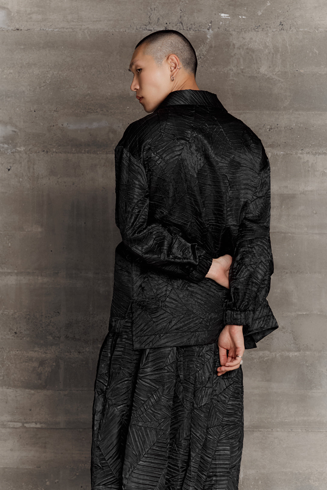 BLACKSUGAR OVERSIZED WRAP JACKET IN BLACK | BP26013