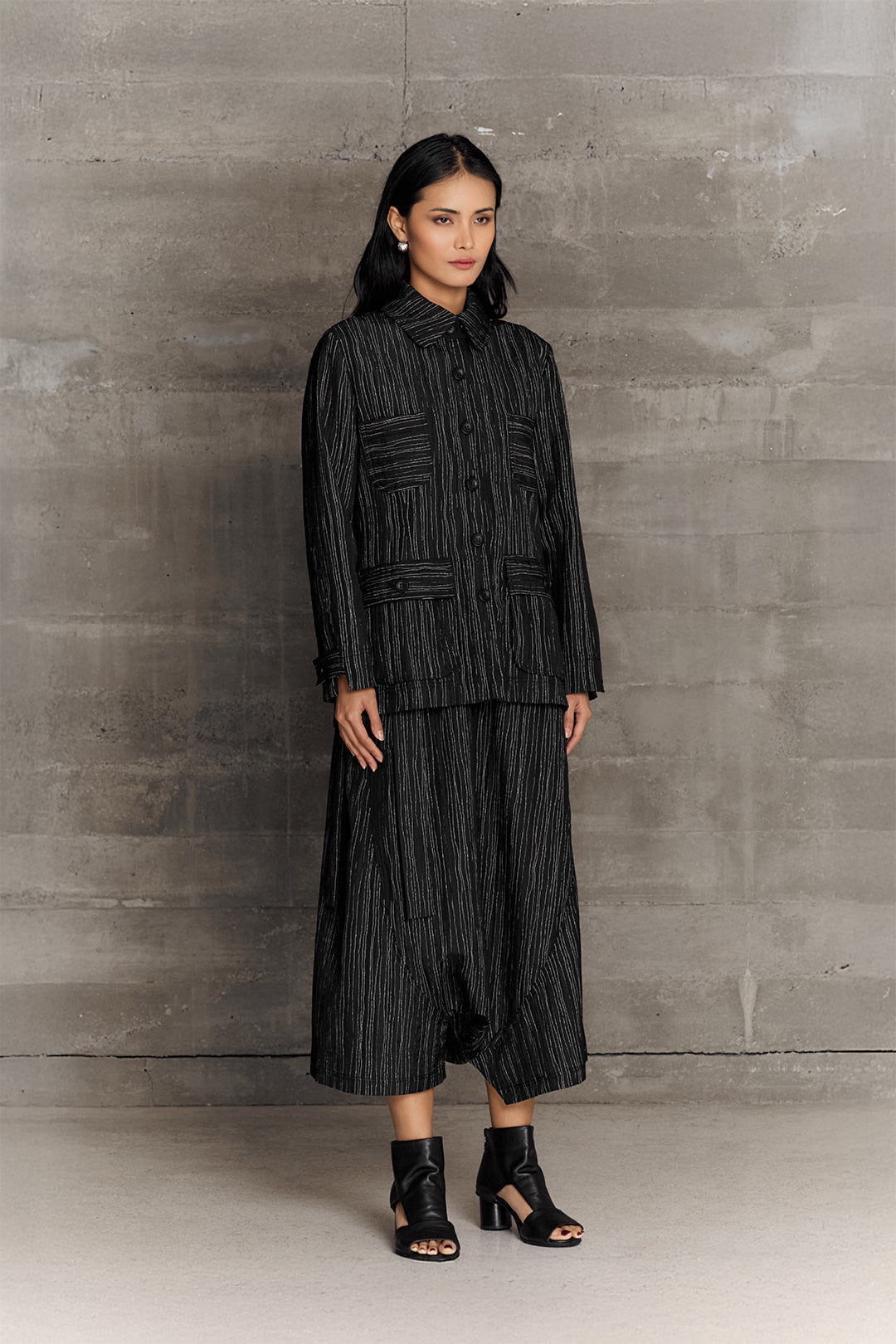 BLACKSUGAR LONG ABSTRACT STRIPE JACKET | BS26016